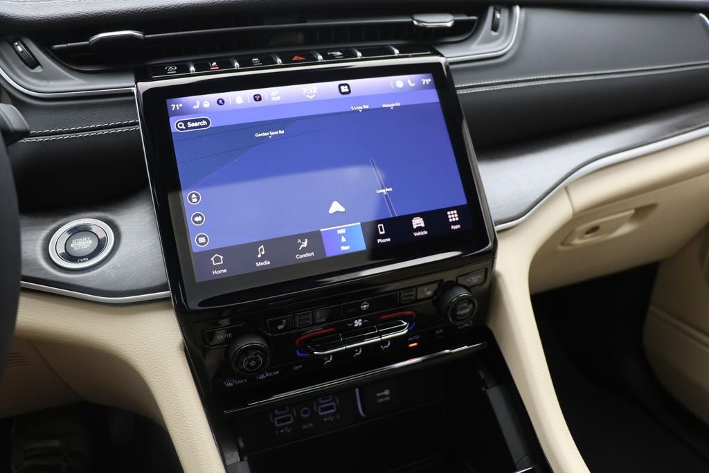 Used 2023 Jeep Grand Cherokee L Limited image 26