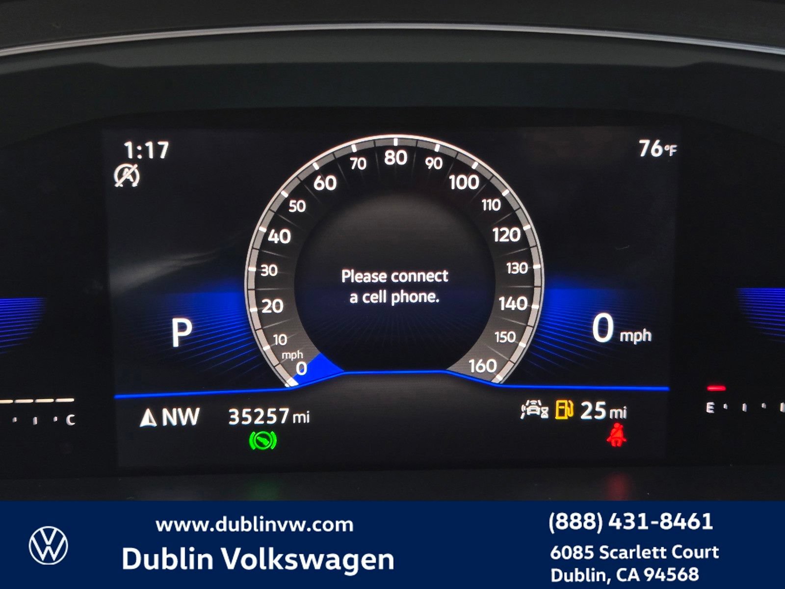 Used 2023 Volkswagen Tiguan SE w/ Panoramic Sunroof Package FWD image 23