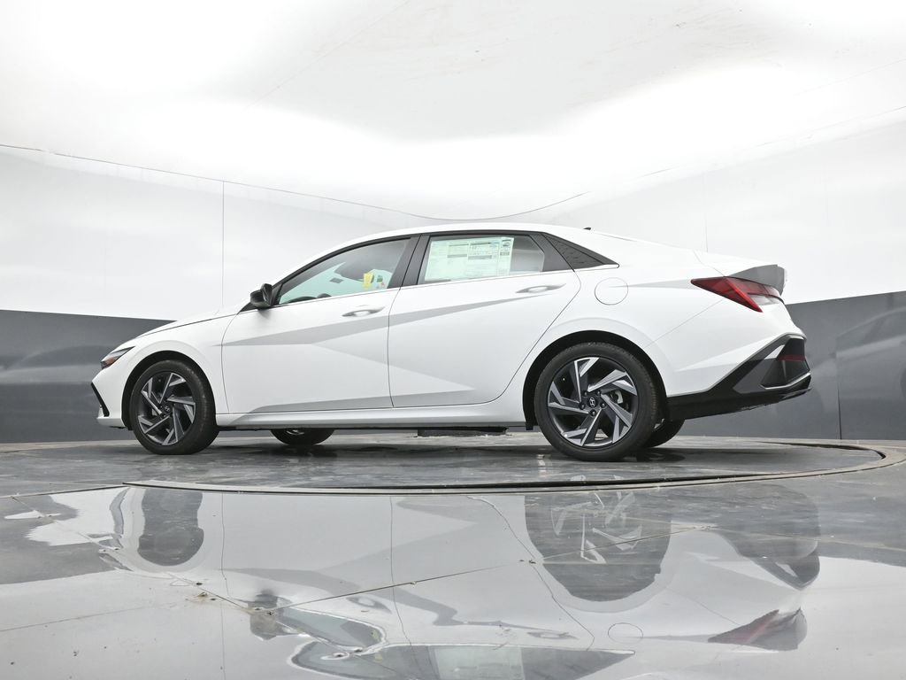 New 2026 Hyundai Elantra Limited FWD image 11