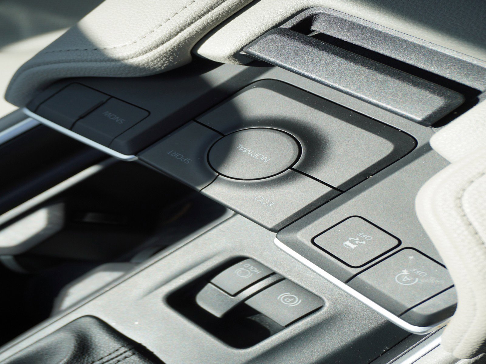 Used 2025 Toyota Grand Highlander FWD image 25