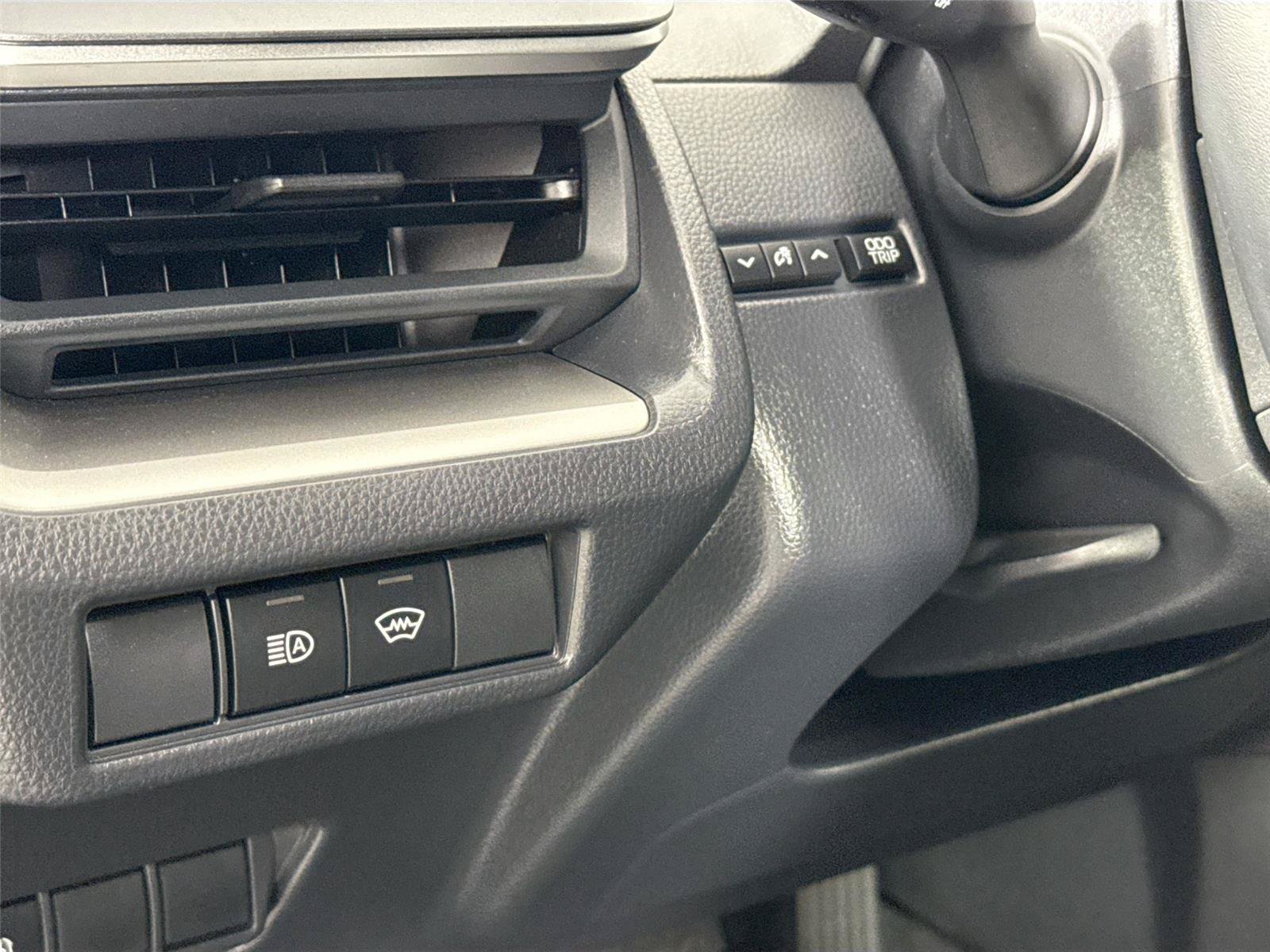 Certified 2023 Toyota Prius LE FWD image 15