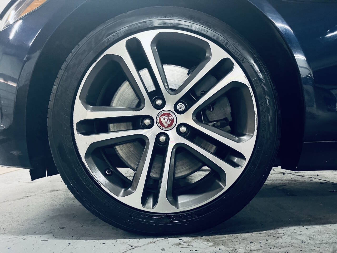 Used 2017 Jaguar XE Prestige AWD/4WD image 14