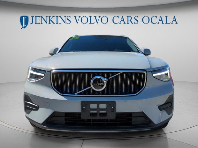 Certified 2025 Volvo XC40 B5 Core AWD/4WD image 8