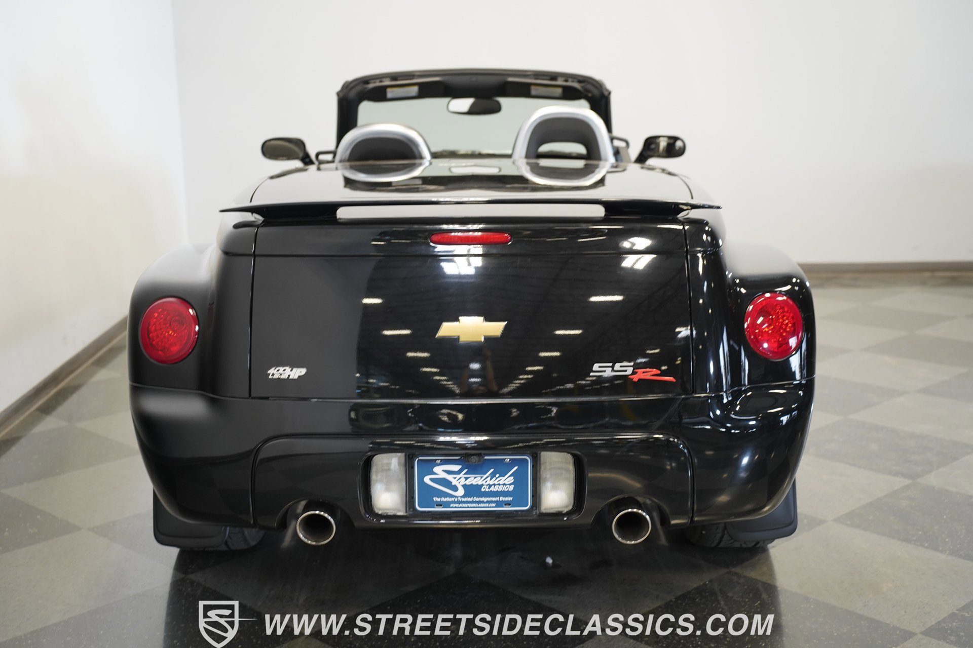 Used 2004 Chevrolet SSR w/ Preferred Equipment Group image 31