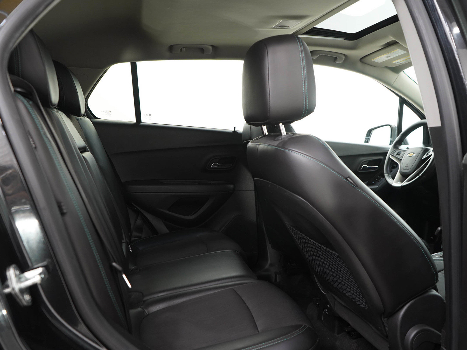 Used 2015 Chevrolet Trax LT w/ LT Sun and Sound Package FWD image 12