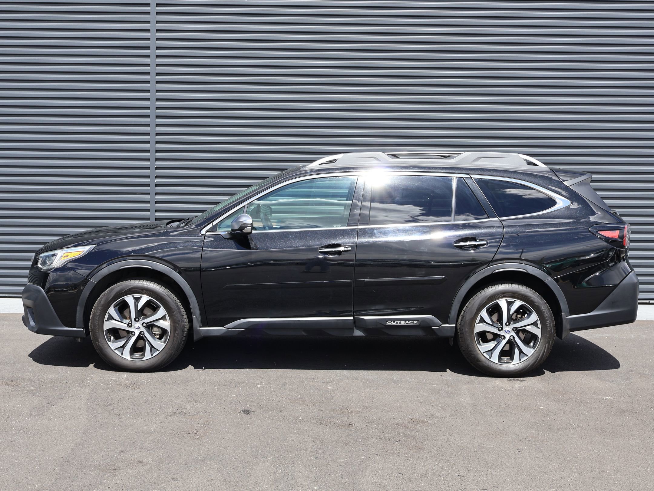 Used 2020 Subaru Outback Touring XT AWD/4WD image 8