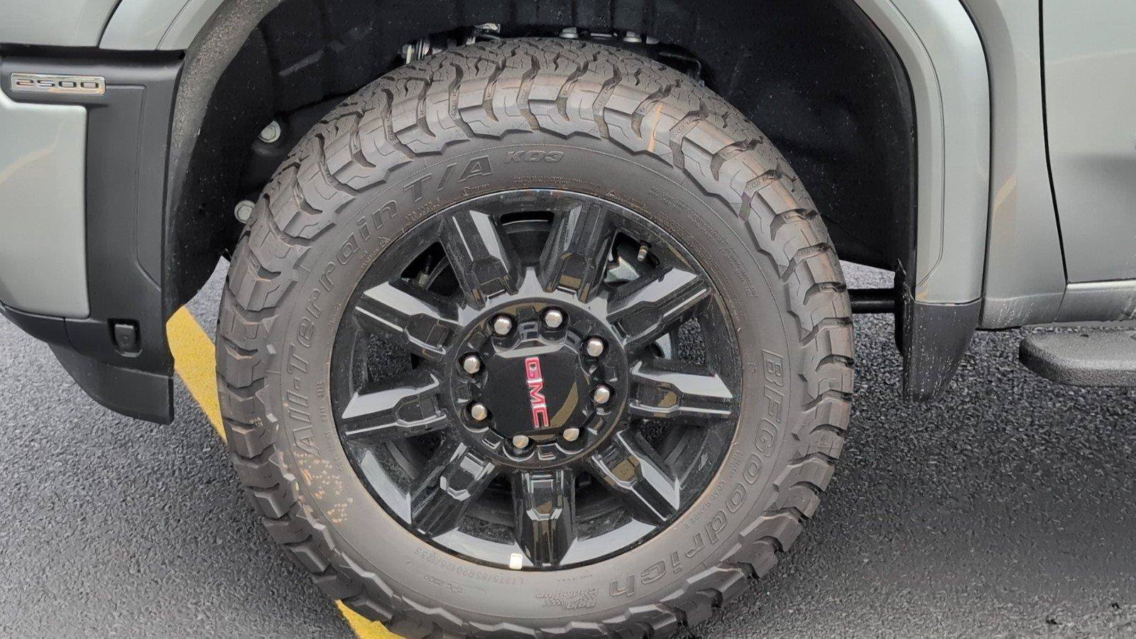 New 2026 GMC Sierra 2500 AT4 w/ AT4 Premium Plus Package AWD/4WD image 11