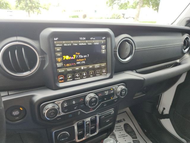 Used 2021 Jeep Wrangler Unlimited Sahara w/ Cold Weather Group AWD/4WD image 20