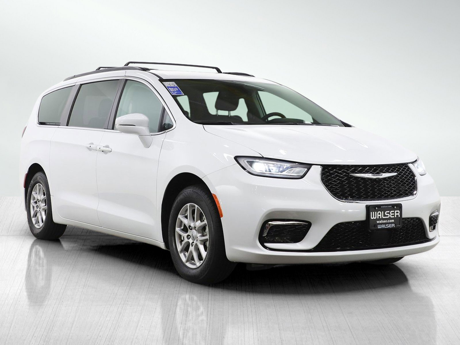 Used 2022 Chrysler Pacifica Touring-L image 7