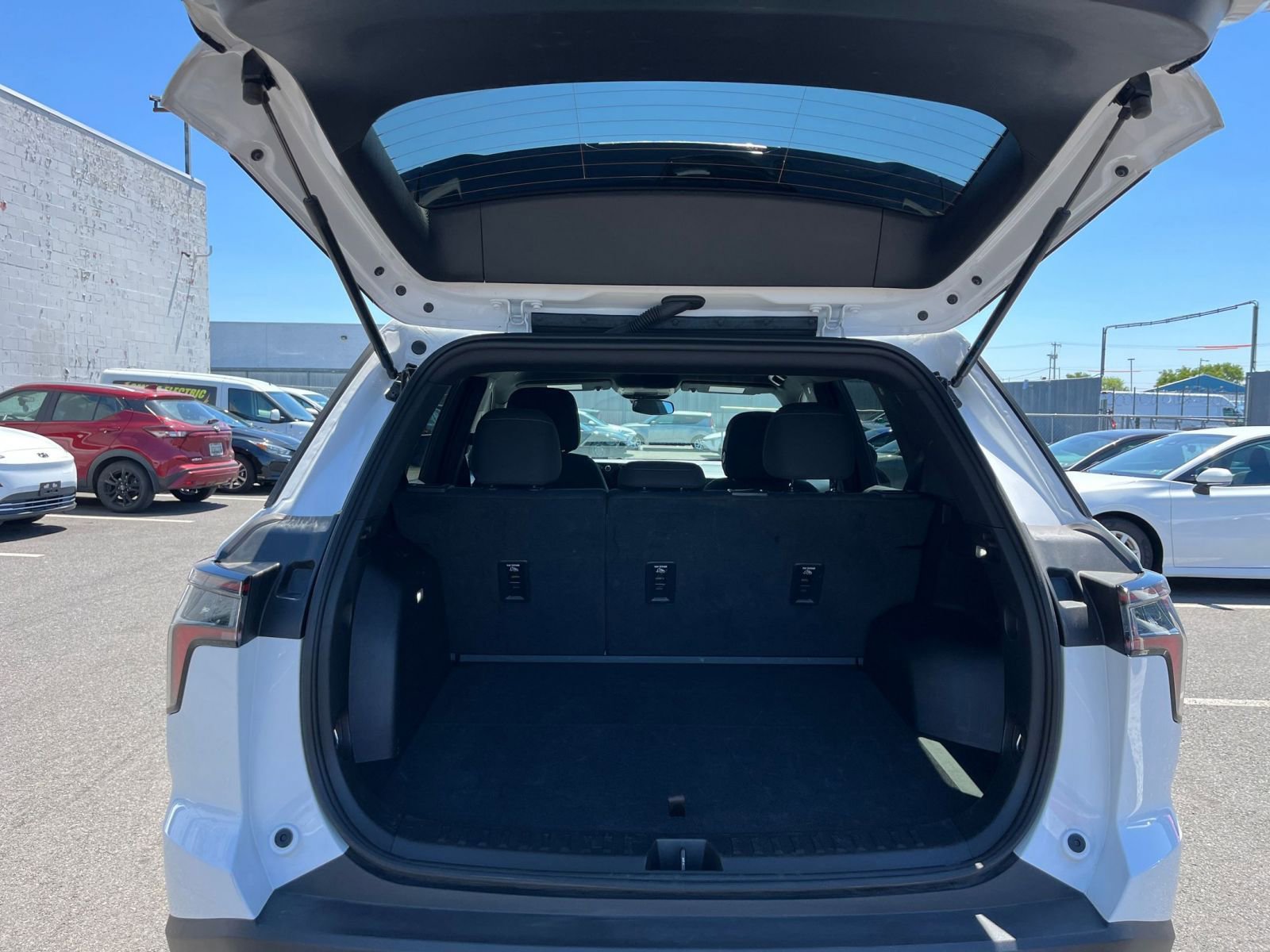 Used 2025 Chevrolet Equinox LT FWD image 31