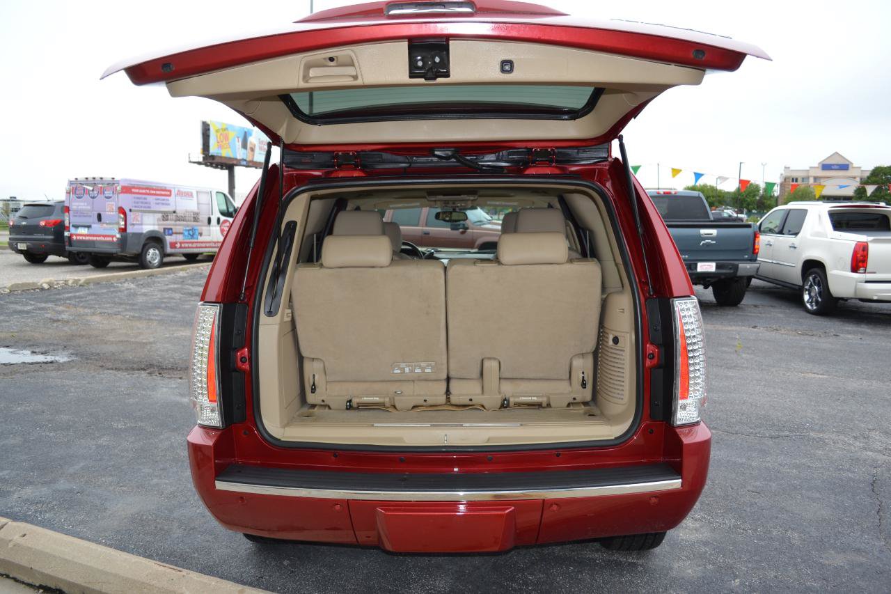 Used 2014 Cadillac Escalade Premium AWD/4WD image 7