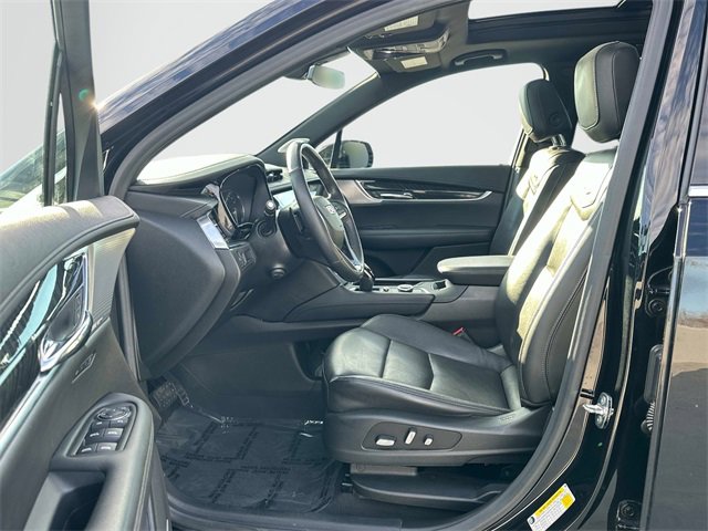 Used 2021 Cadillac XT6 Premium Luxury image 16