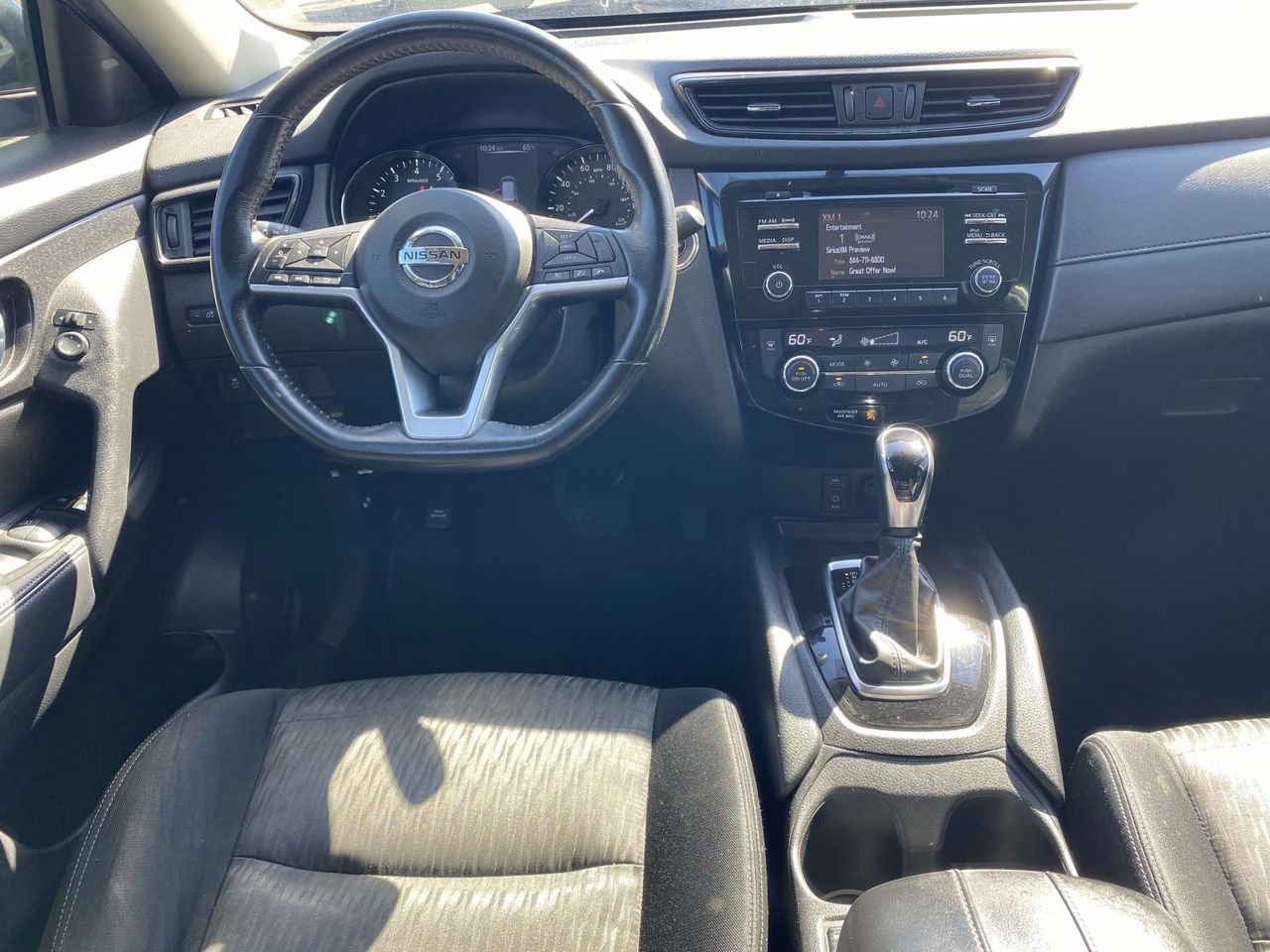 Used 2017 Nissan Rogue SV FWD image 10