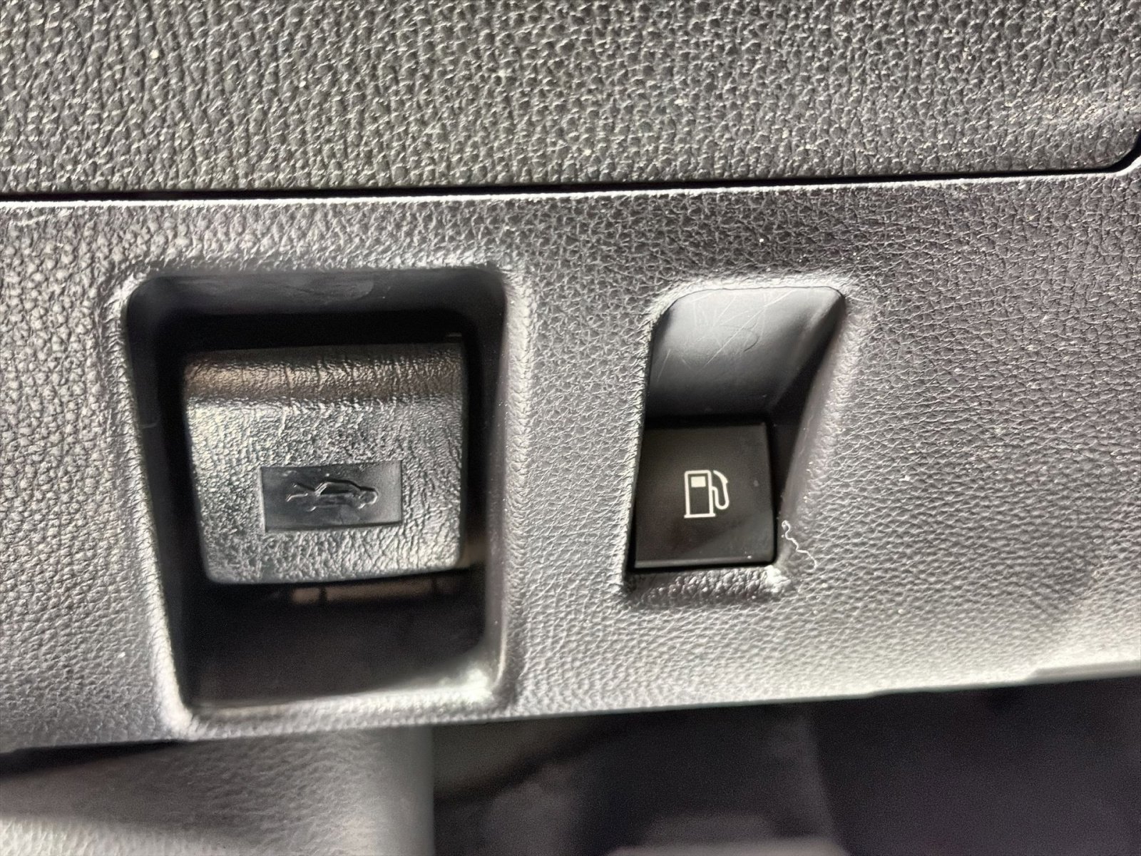 Used 2023 Toyota Highlander XLE image 40