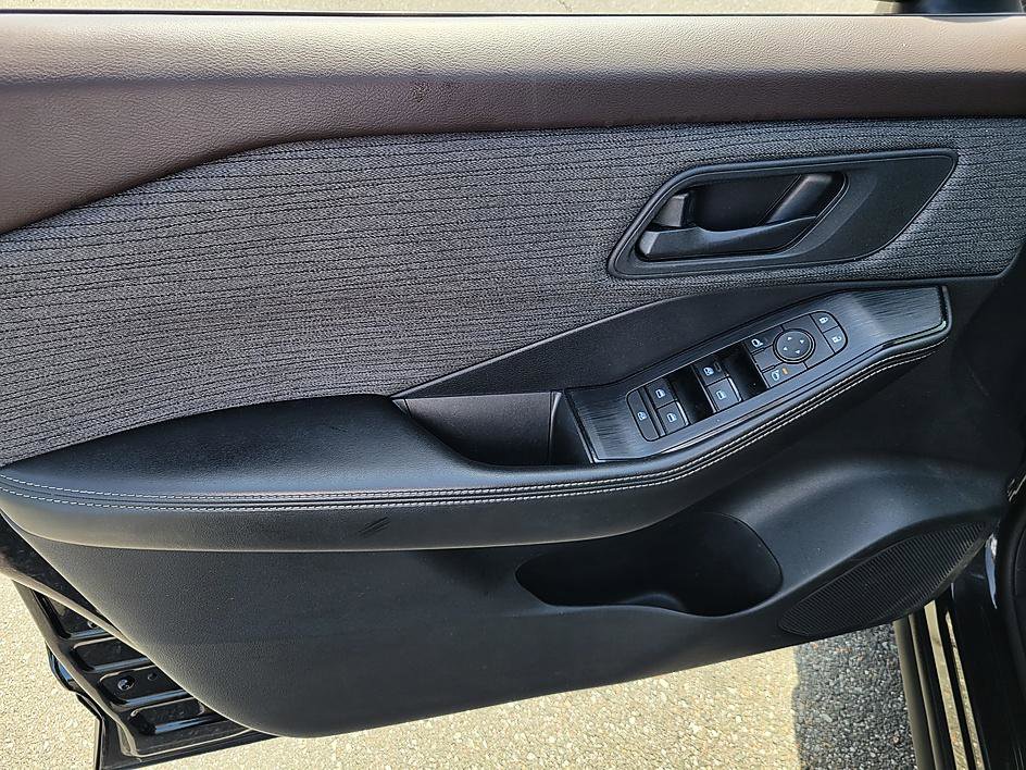 Used 2021 Nissan Rogue S image 9