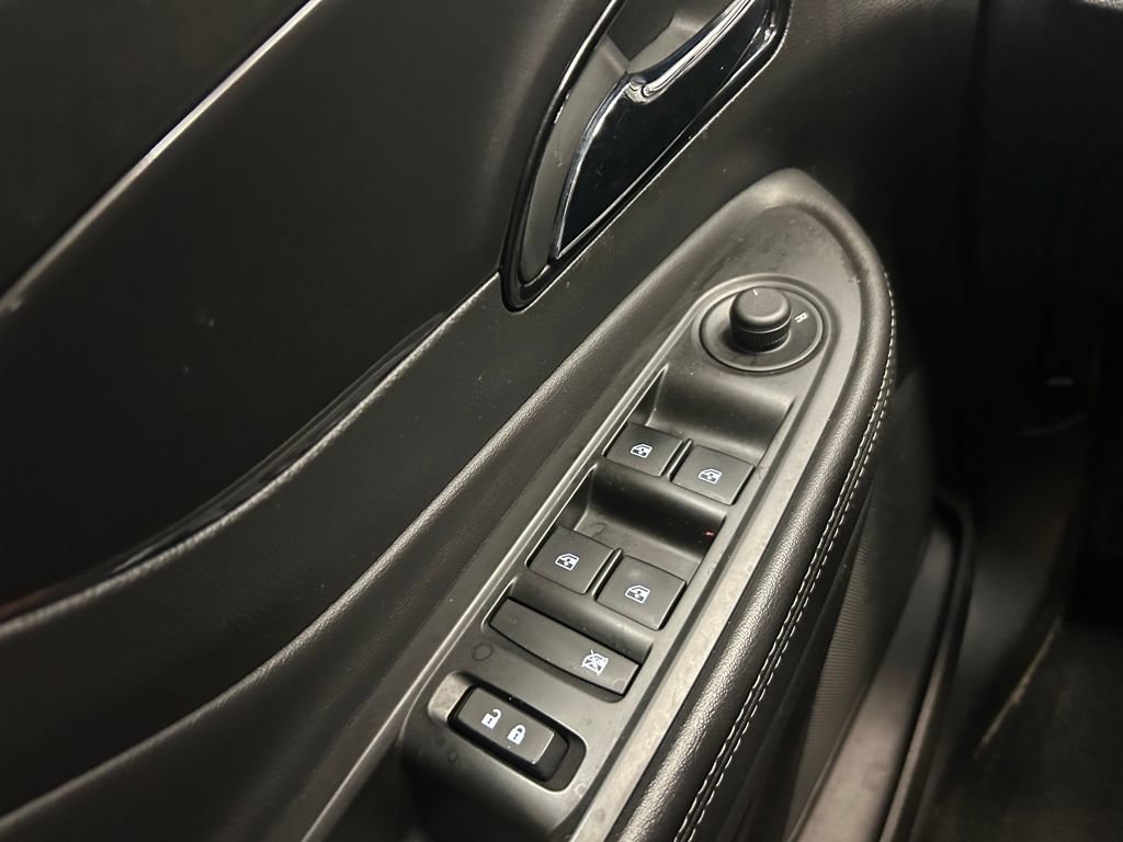 Used 2020 Buick Encore Preferred image 17