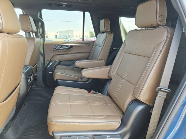 Certified 2025 Chevrolet Tahoe High Country AWD/4WD image 9