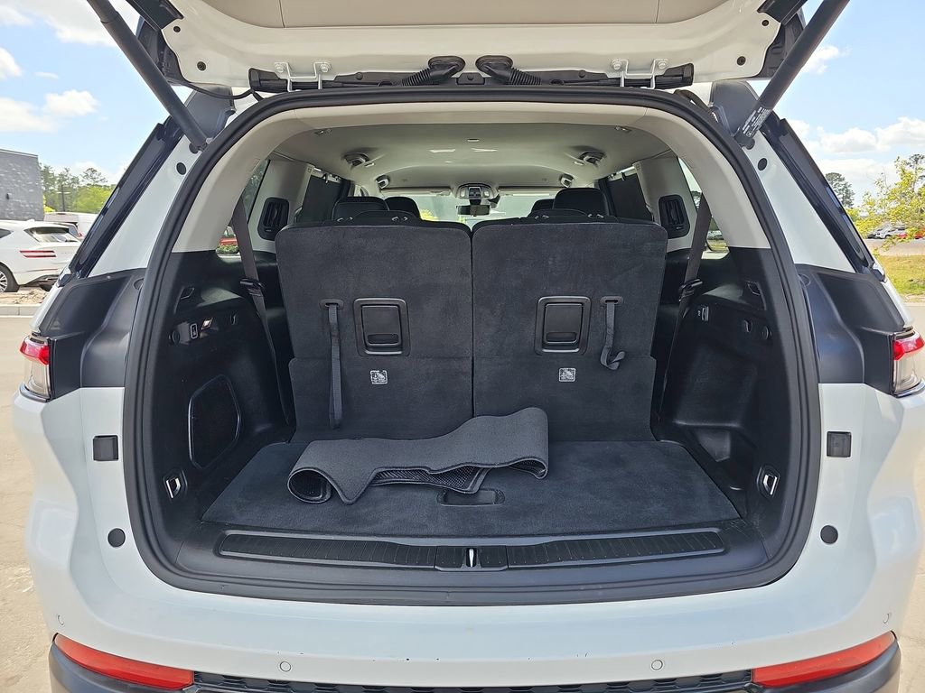 Used 2023 Jeep Grand Cherokee L Limited w/ Luxury Tech Group II image 16