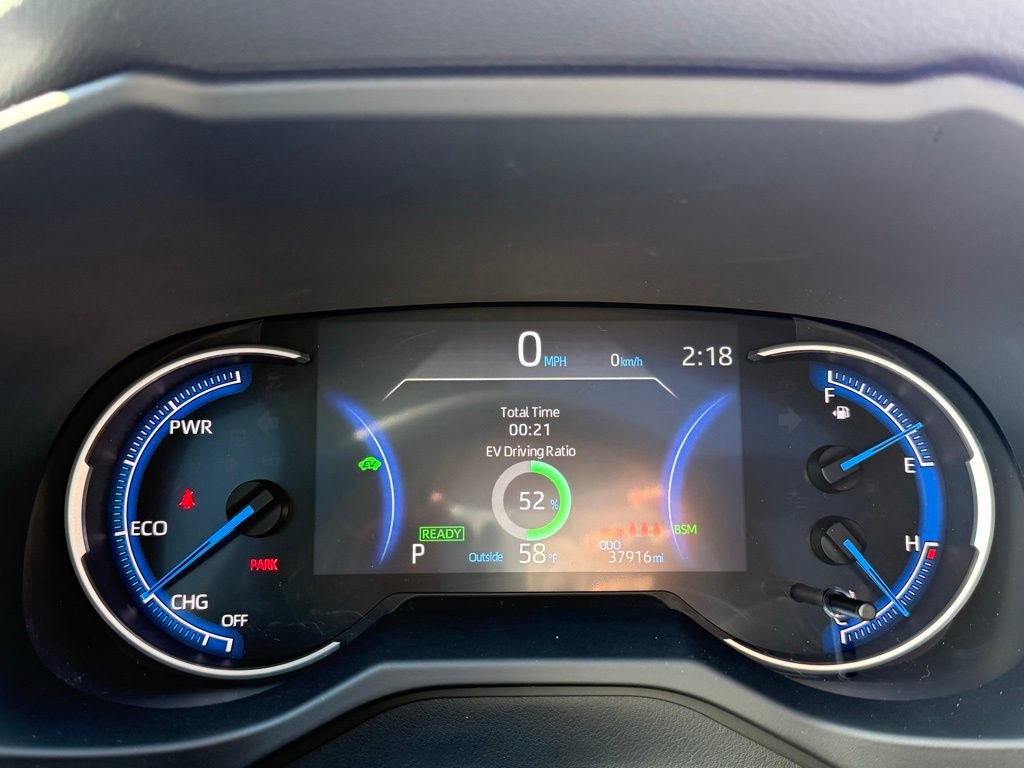 Used 2022 Toyota RAV4 Limited image 23