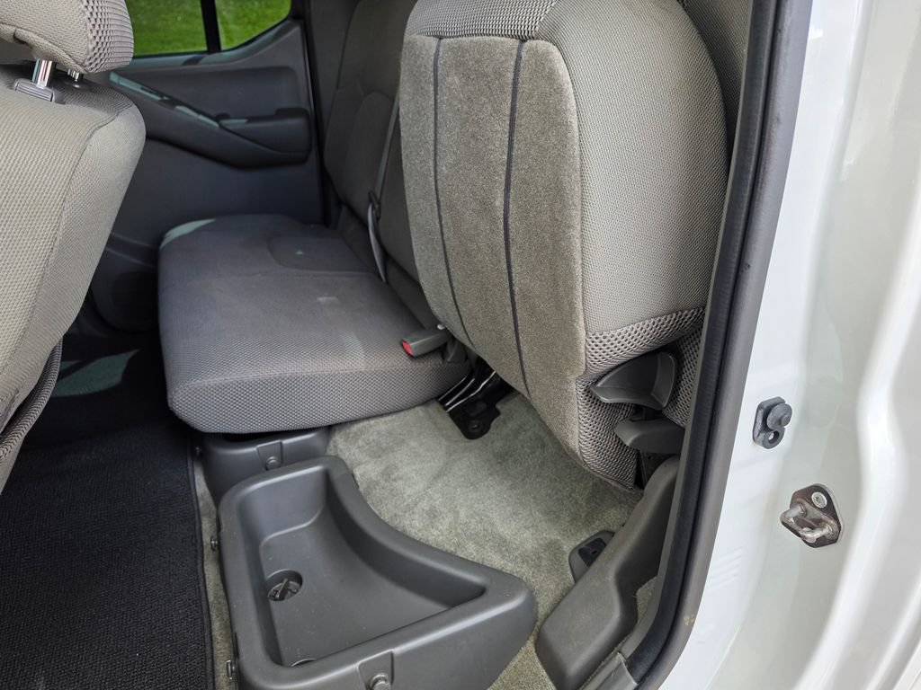 Used 2016 Nissan Frontier SV RWD image 32