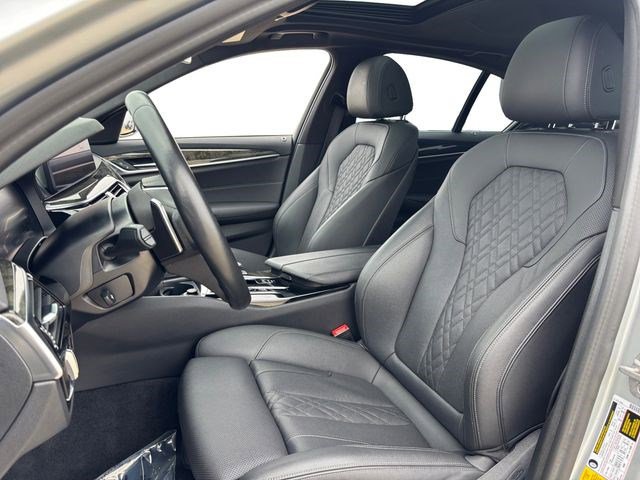 Used 2021 BMW 530i w/ Convenience Package image 11