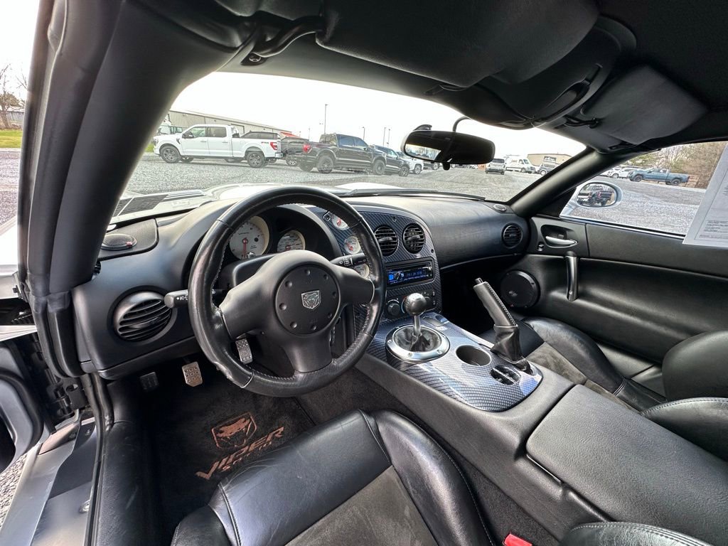Used 2005 Dodge Viper SRT-10 image 3