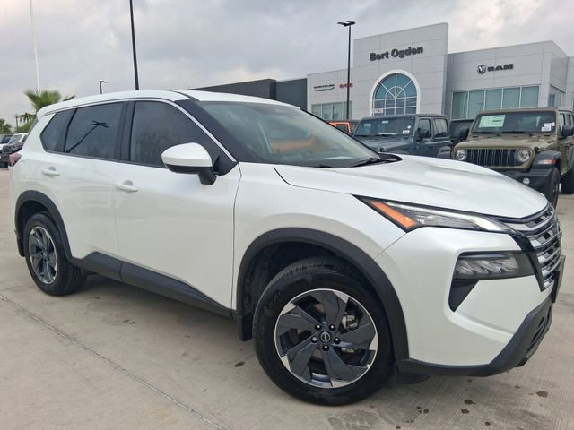 Used 2026 Nissan Rogue SV FWD image 1