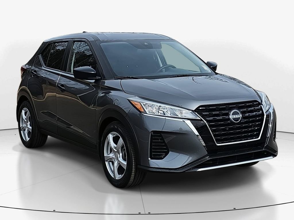 Used 2025 Nissan Kicks Play S image 1