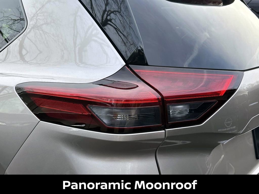 Certified 2025 Nissan Rogue SL w/ Tech Package image 13