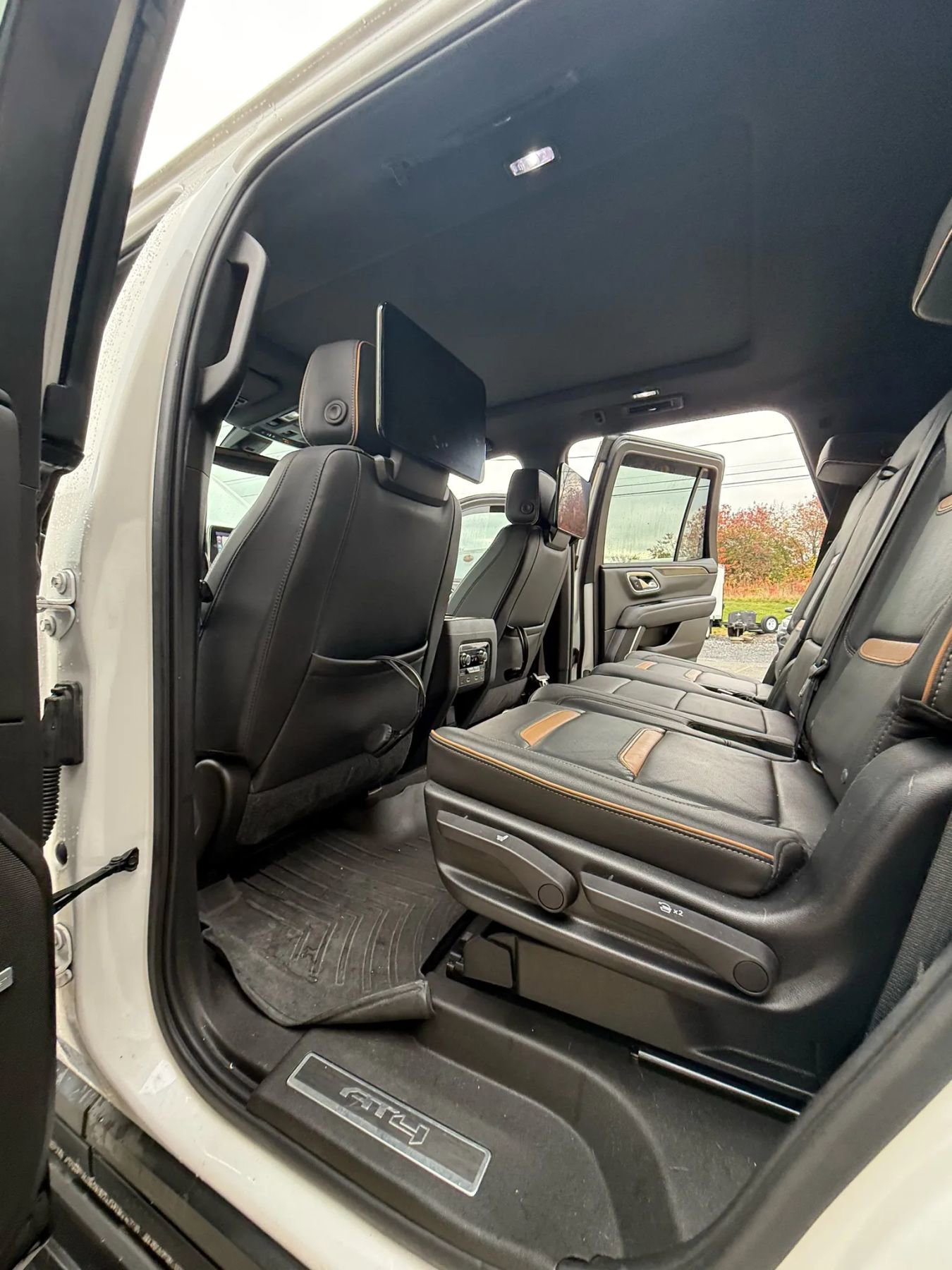 Used 2021 GMC Yukon AT4 w/ AT4 Premium Package image 38