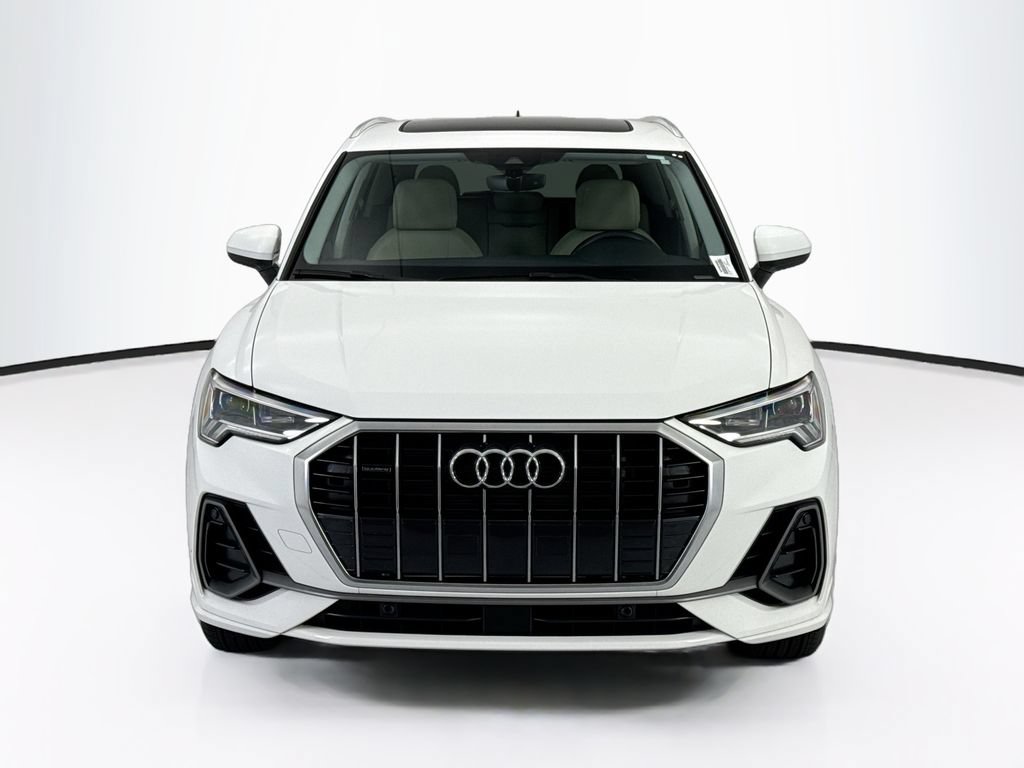 Used 2023 Audi Q3 2.0T Premium w/ Convenience Package AWD/4WD image 2