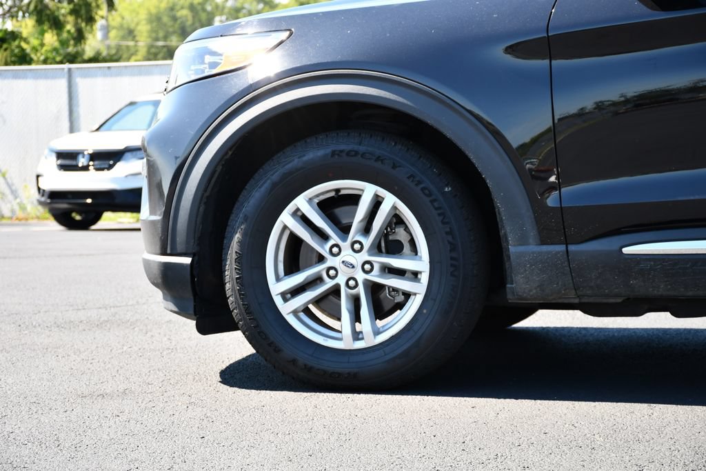 Used 2022 Ford Explorer XLT w/ Equipment Group 202A RWD image 12
