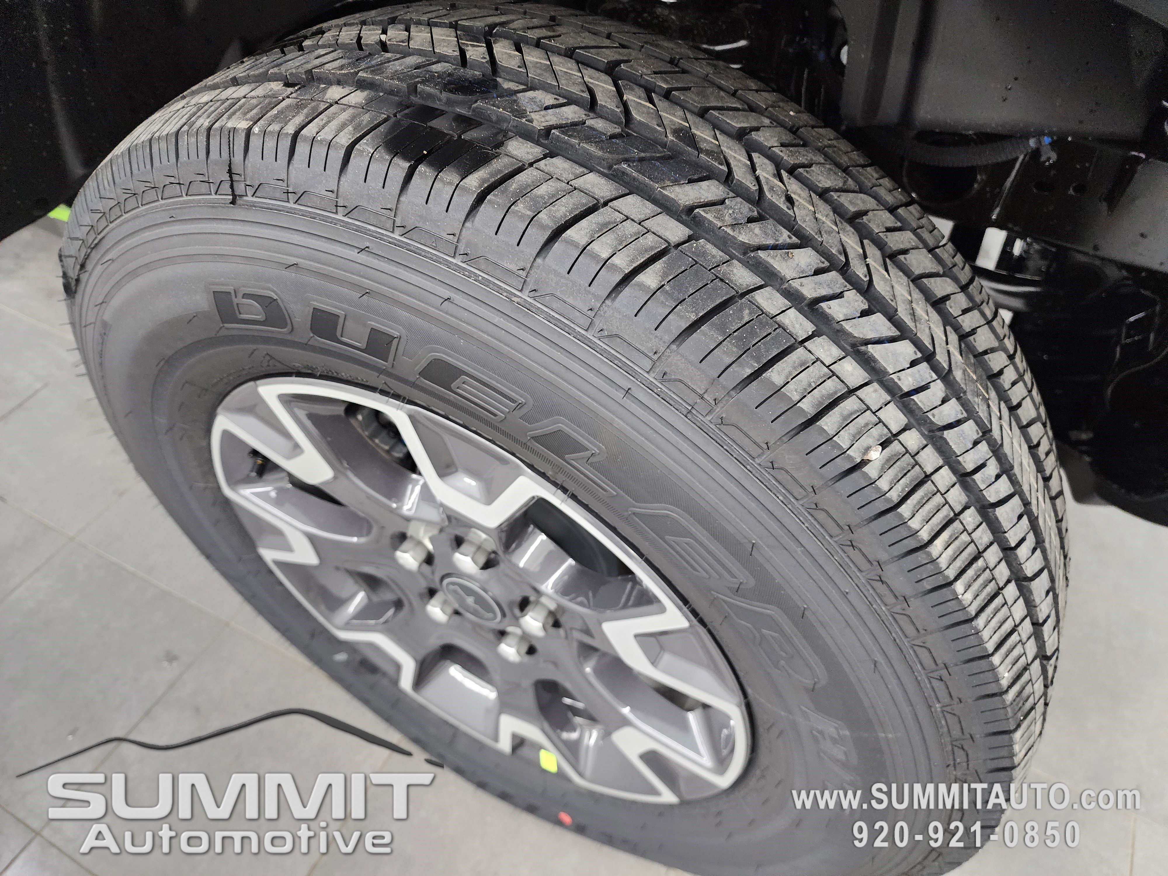 New 2026 Jeep Gladiator Sahara image 3