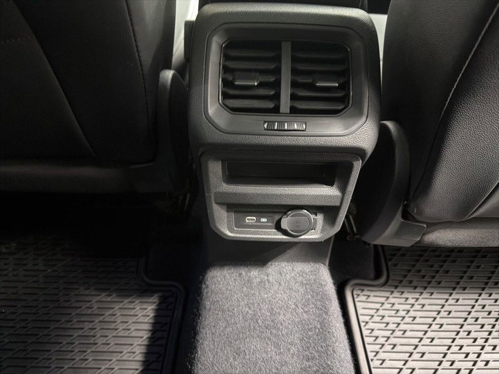 Used 2021 Volkswagen Tiguan SEL AWD/4WD image 10