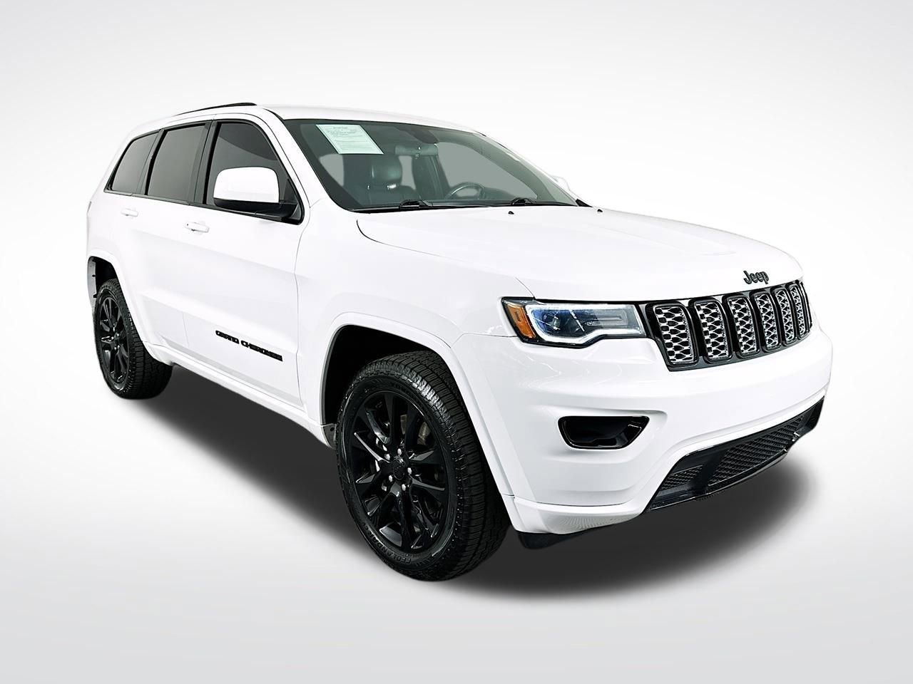 Used 2021 Jeep Grand Cherokee Laredo X AWD/4WD image 1