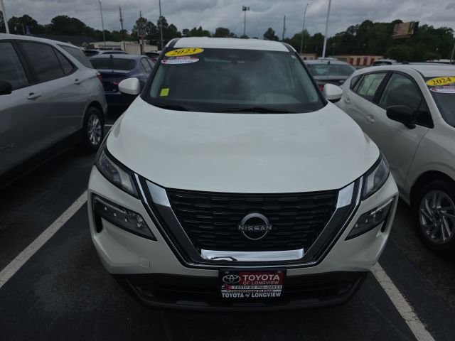 Used 2023 Nissan Rogue SV image 2