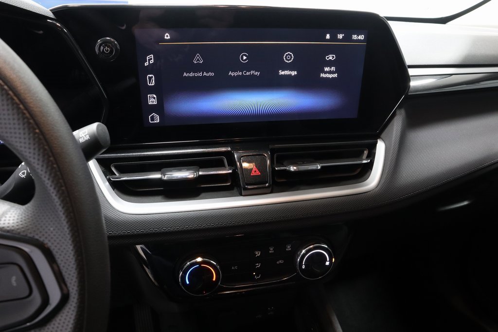 Used 2025 Chevrolet TrailBlazer LT w/ Driver Confidence Package image 2