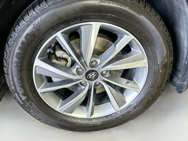 Used 2020 Hyundai Santa Fe SEL w/ Convenience Package FWD image 13