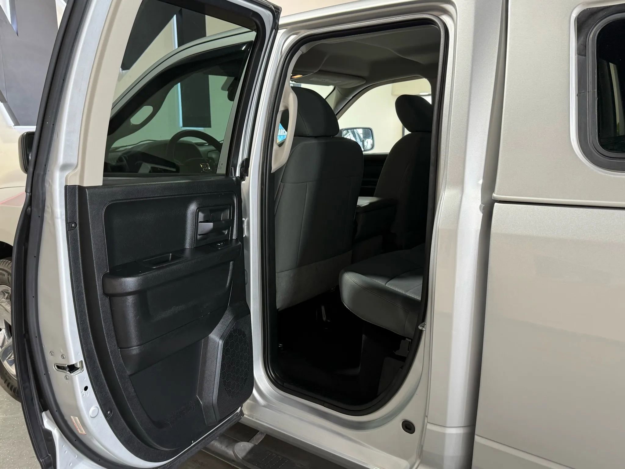 Used 2014 RAM 1500 Express image 13