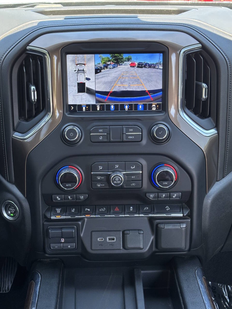Used 2020 Chevrolet Silverado 2500 High Country w/ Z71 Off-Road Package AWD/4WD image 24