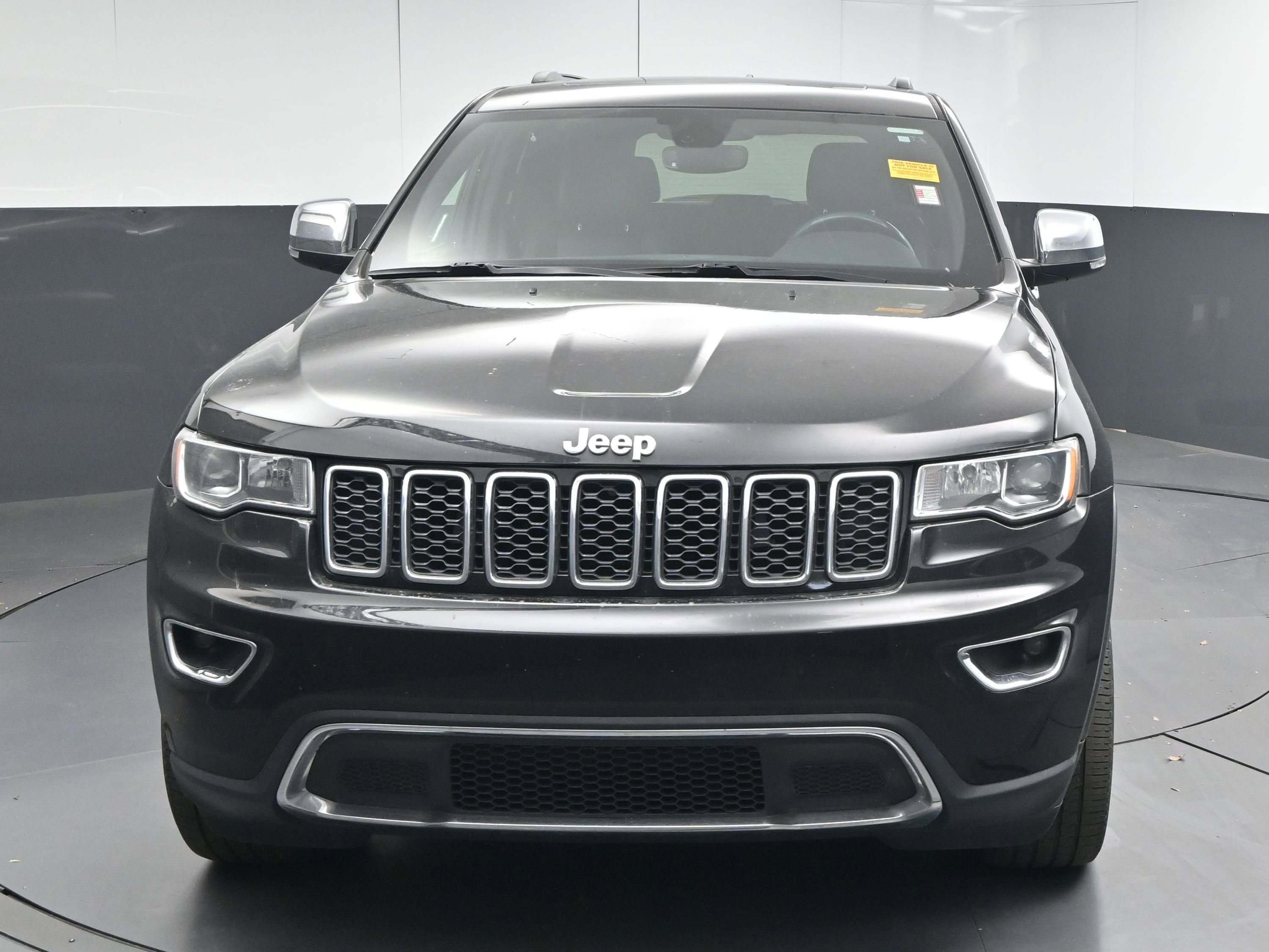 Used 2020 Jeep Grand Cherokee Limited w/ Luxury Group II image 2