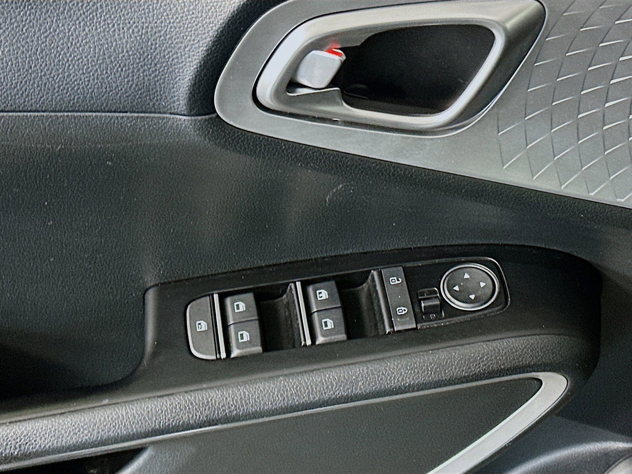 Used 2025 Kia Soul LX w/ LX Technology Package FWD image 15