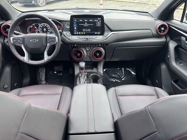 Used 2025 Chevrolet Blazer RS w/ Driver Confidence II Package image 25