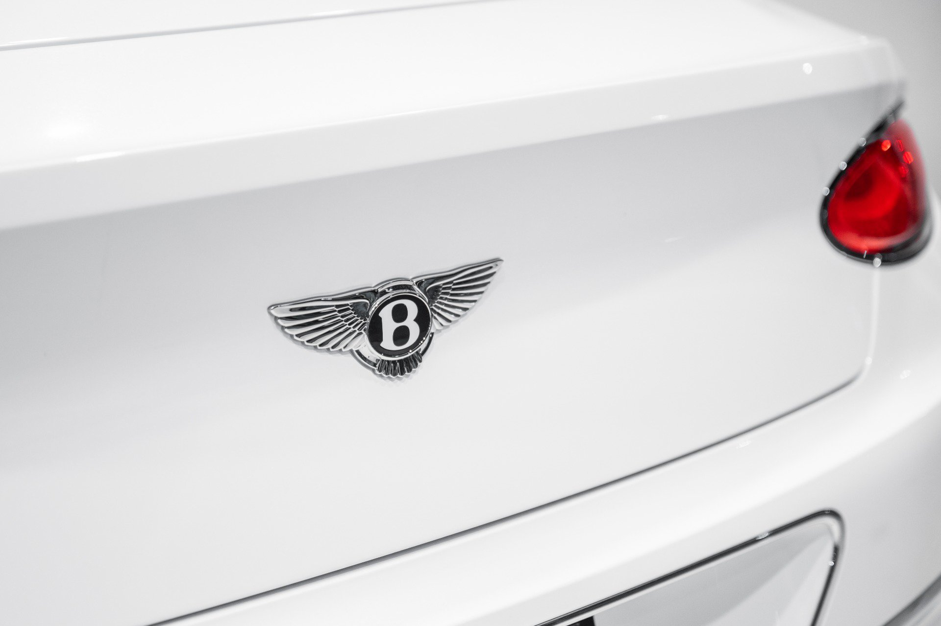 Certified 2023 Bentley Continental GT V8 AWD/4WD image 14