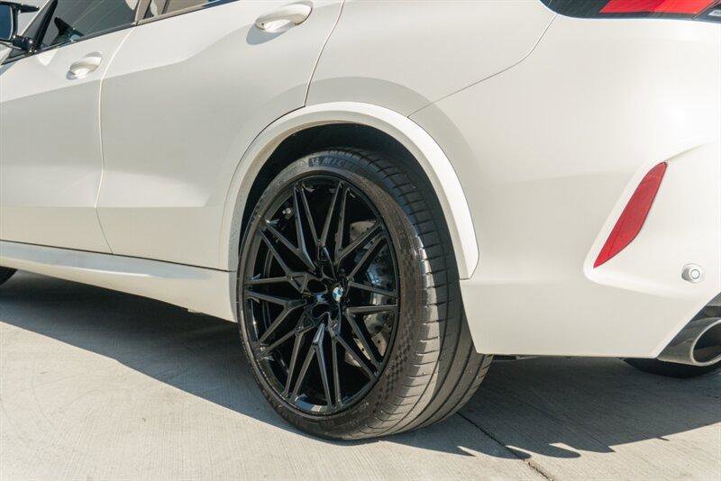 Used 2025 BMW X5 M Competition w/ Executive Package image 44
