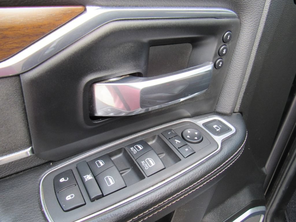 Used 2022 RAM 3500 Laramie AWD/4WD image 14