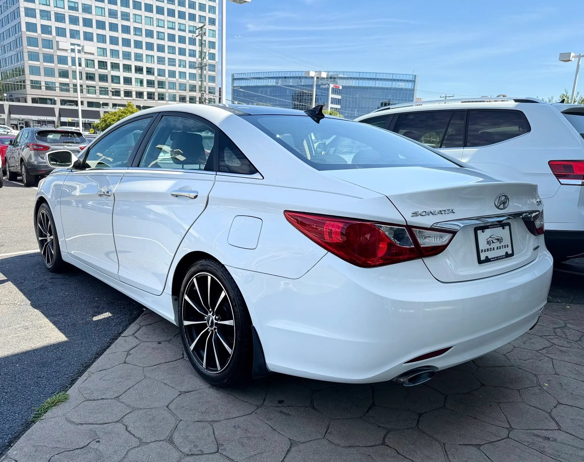 Used 2013 Hyundai Sonata Limited w/ Premium Pkg FWD image 5