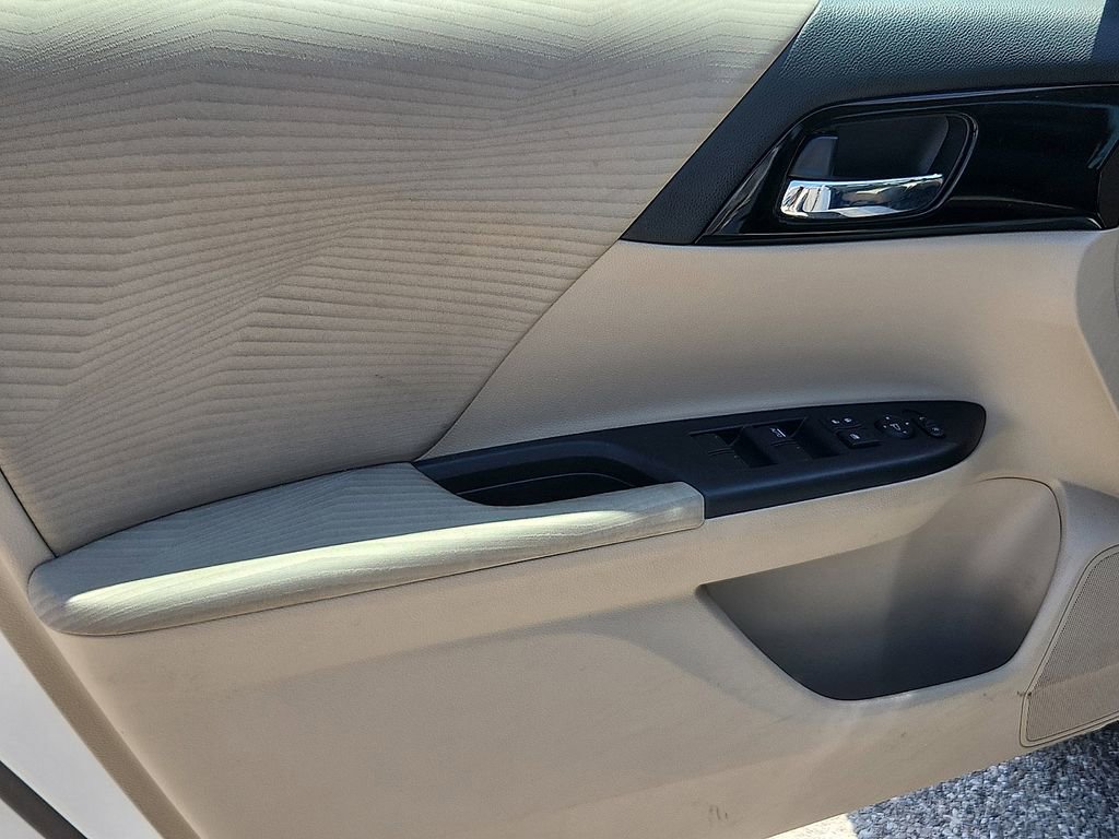 Used 2017 Honda Accord LX image 8
