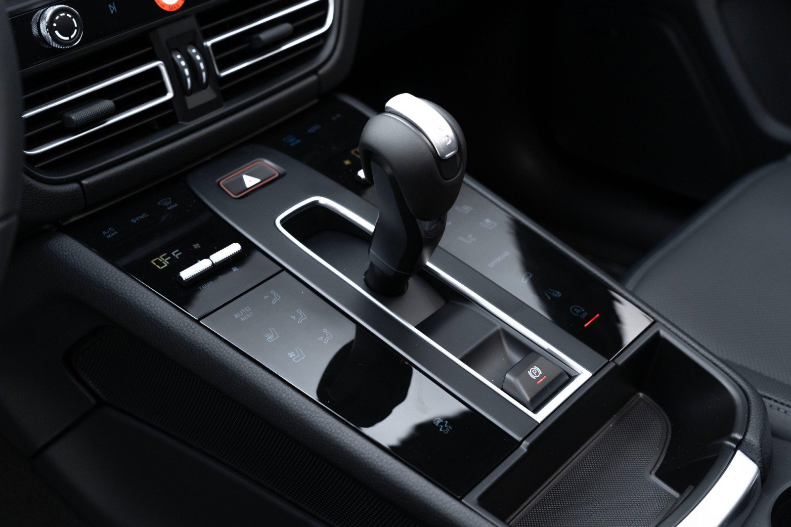 New 2025 Porsche Macan image 26