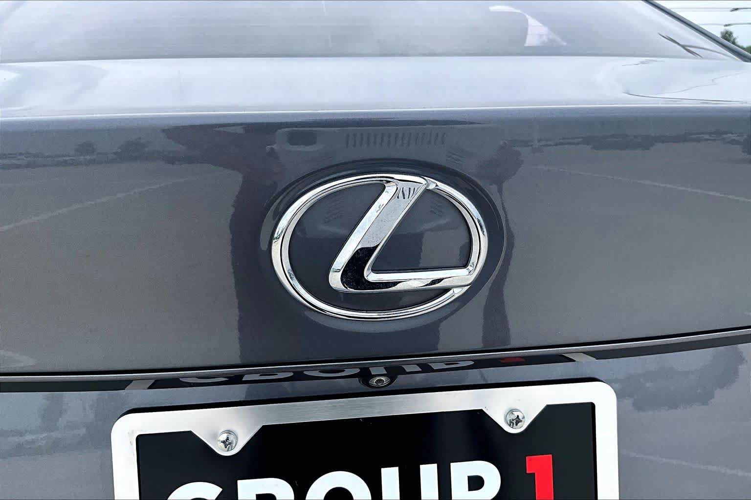 Used 2016 Lexus IS 200t w/ F Sport Package RWD image 10